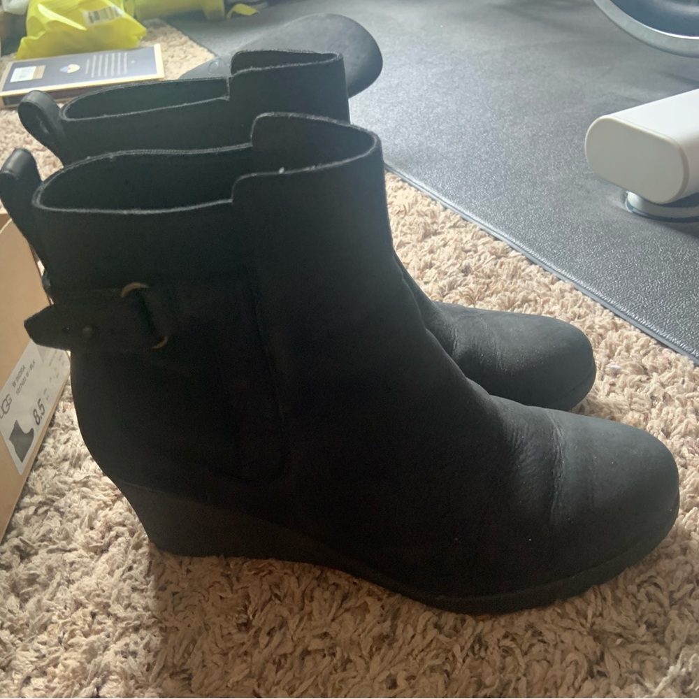 UGG Indra boot black size 8.5